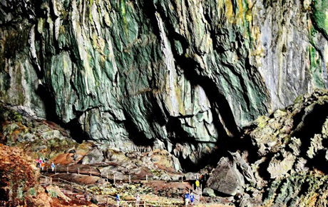 4D3N Long Bedian / Guided Walk Around The Village Of Long Bedian & Mulu 4 Show Caves